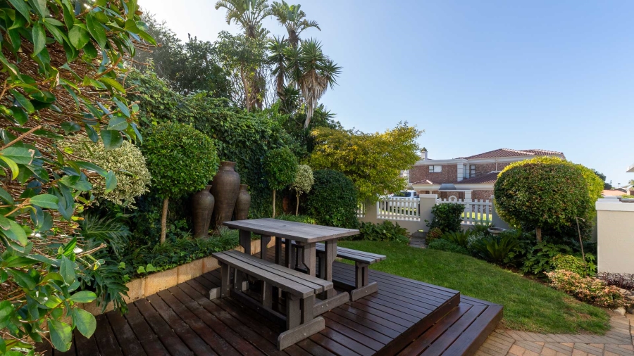 5 Bedroom Property for Sale in Outeniqua Strand Western Cape